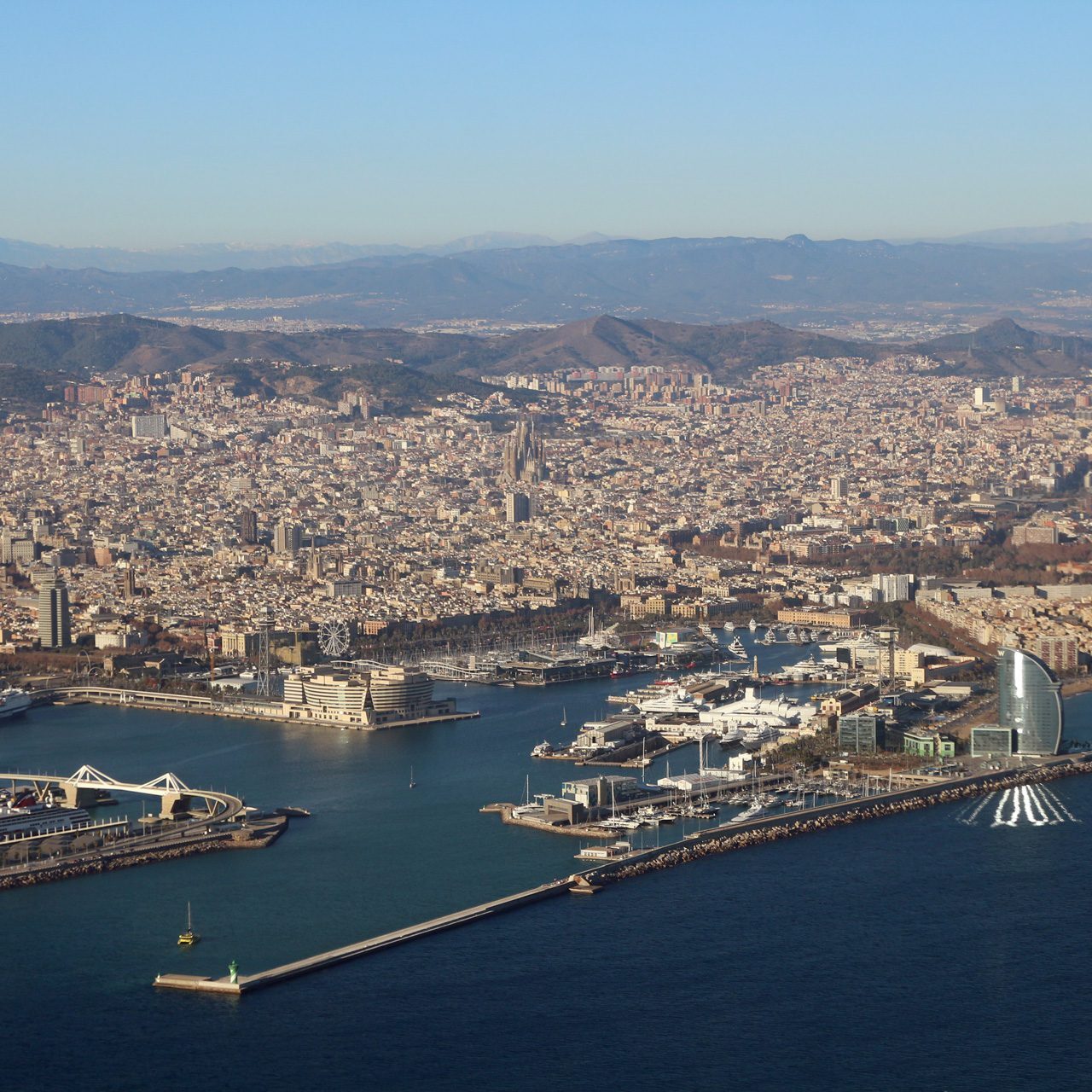 Picture-4-Aerial_View_of_Barcelona_While_Landing